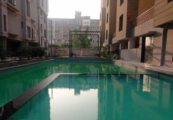  green-meadows Swimming Pool