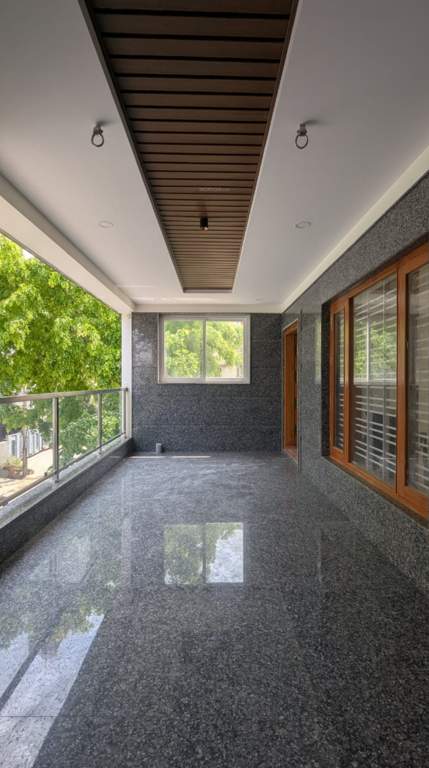  suvira elite Balcony