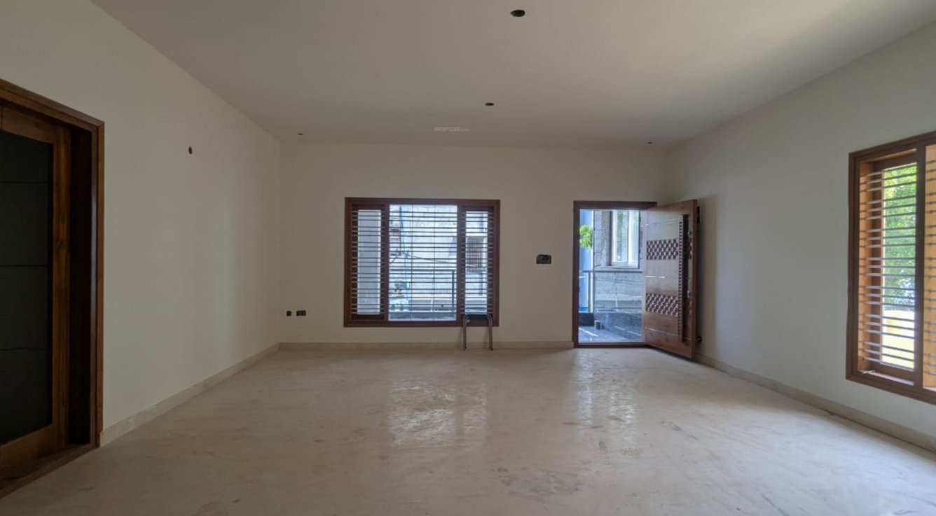  suvira elite Living Area