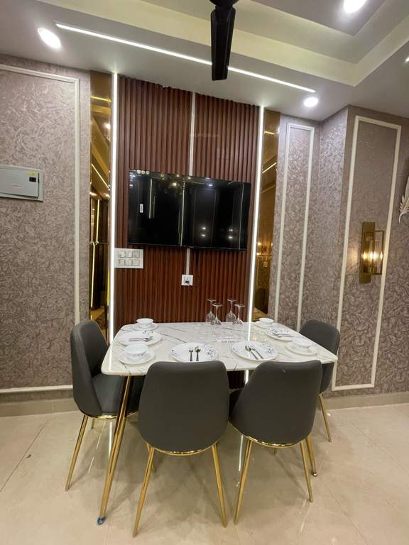  luxurious floor Living Area