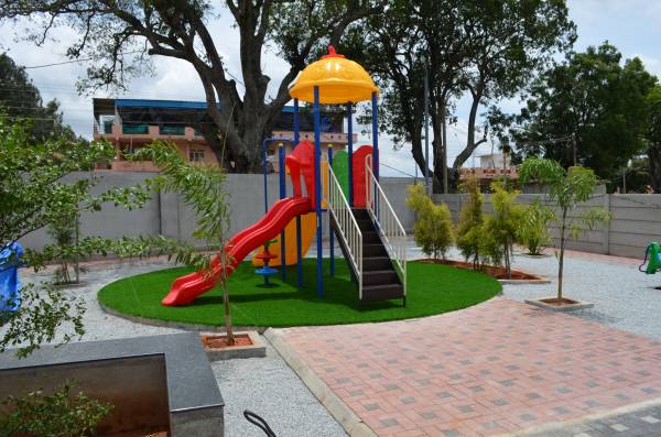  tulips Children's play area