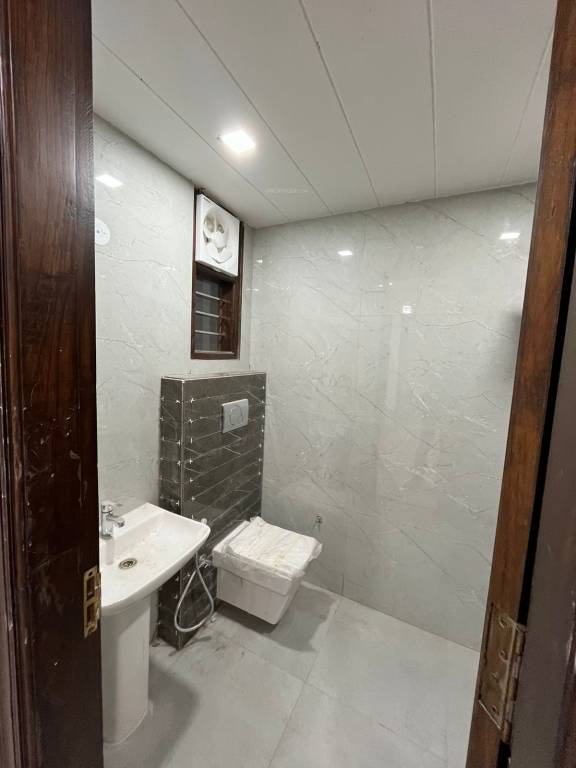  ultra luxury floors Bathroom