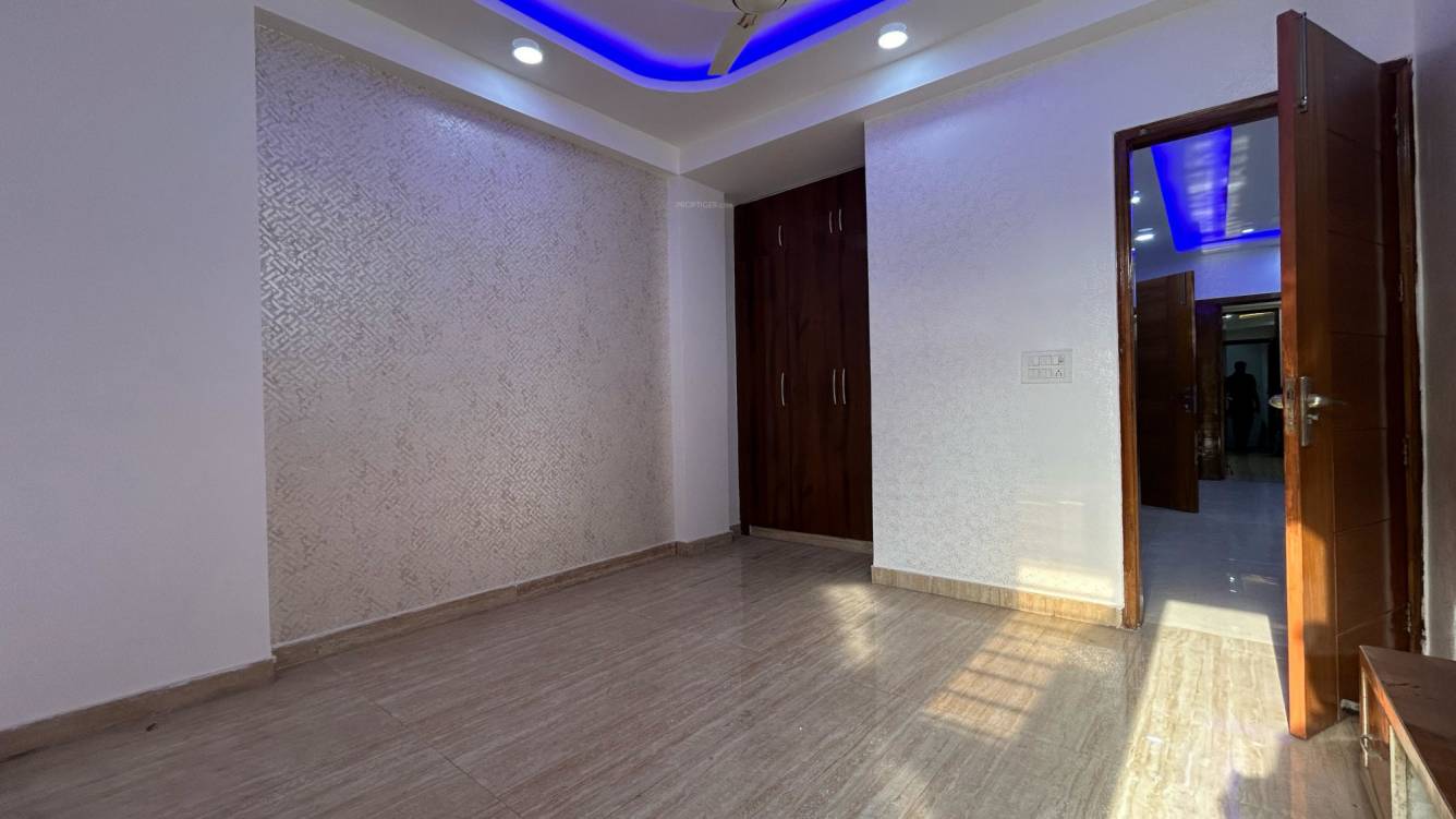  independent floors Bedroom