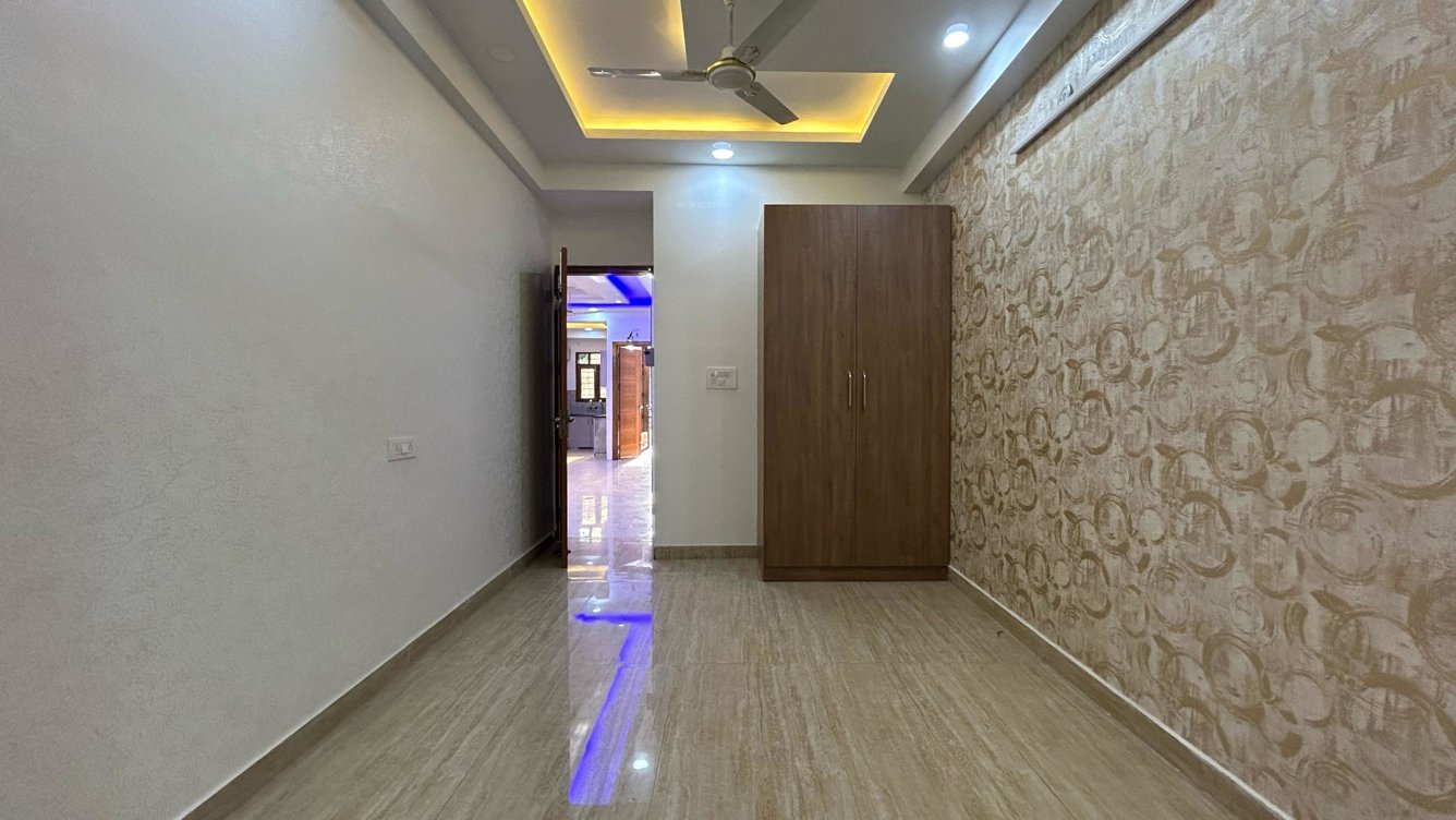  independent floors Bedroom