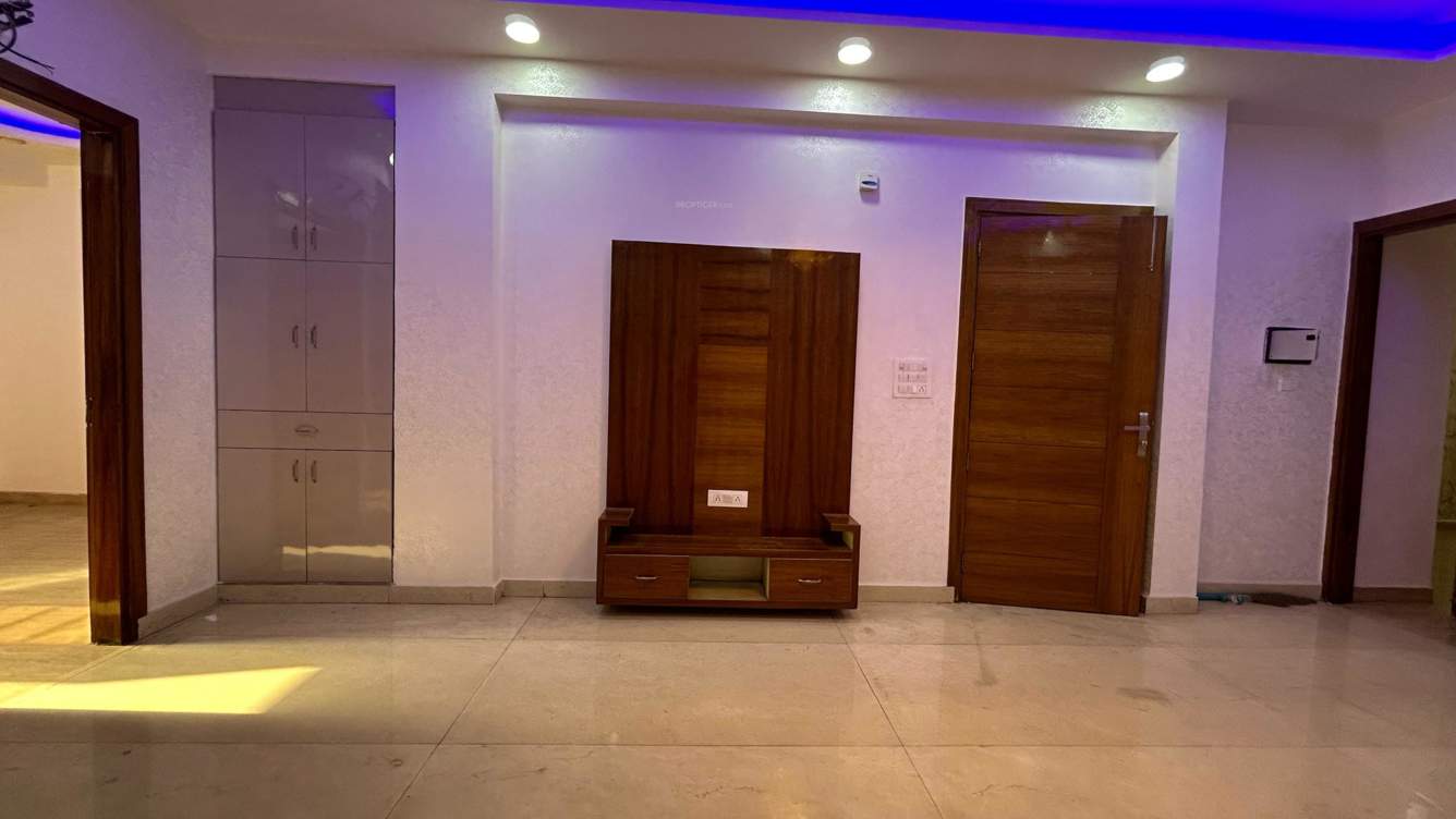  independent floors Living Area