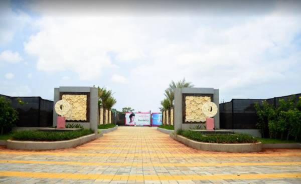  residency-phase-04 Gated Community