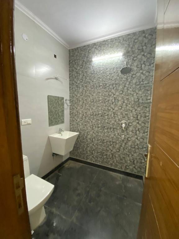  luxurious floors Bathroom