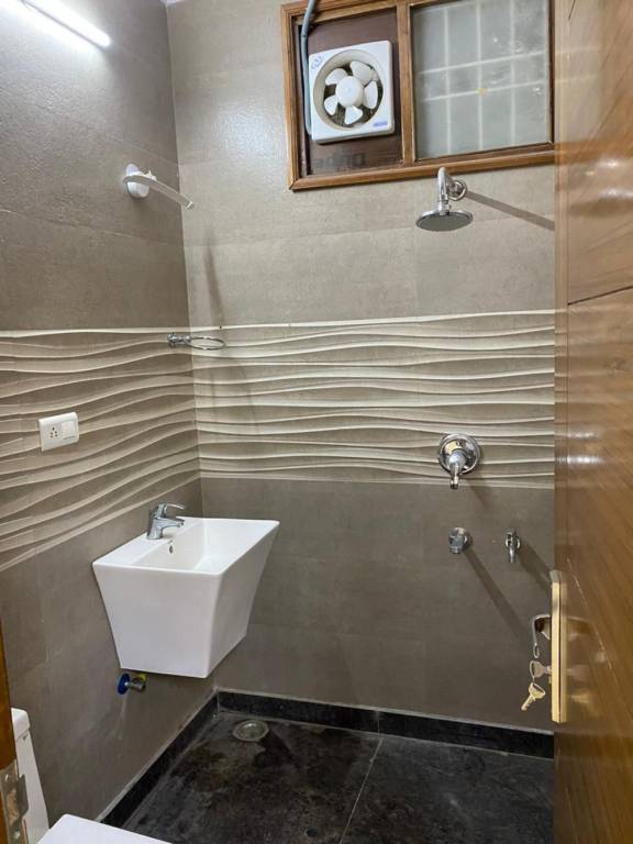  luxurious floors Bathroom