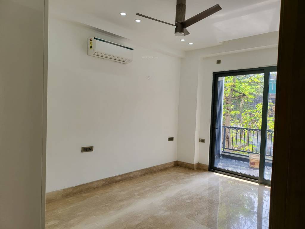  independent floors Bedroom