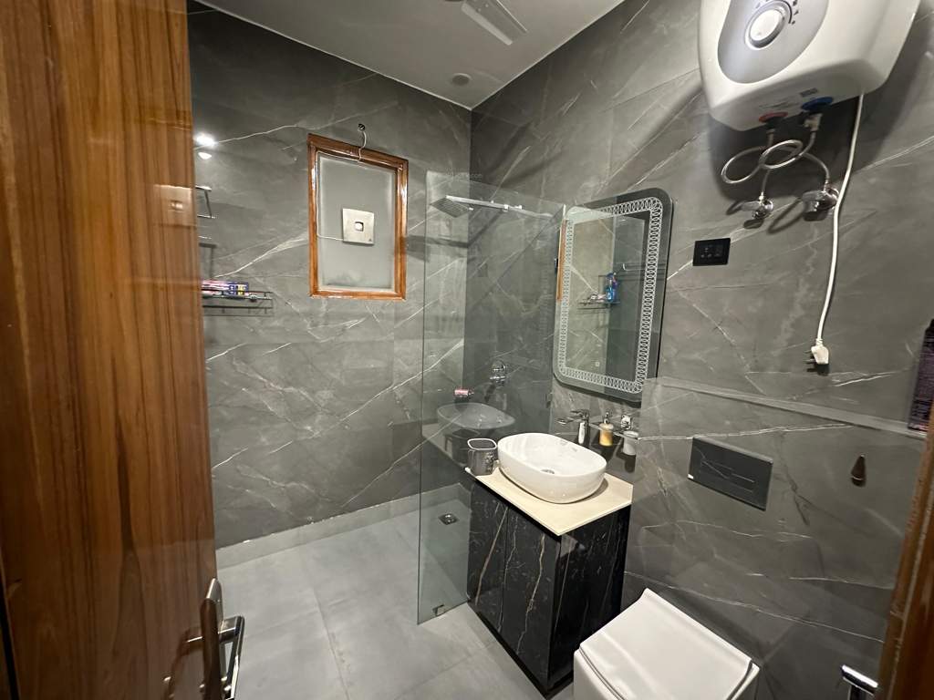  mrs ultra luxury independent floors Bathroom