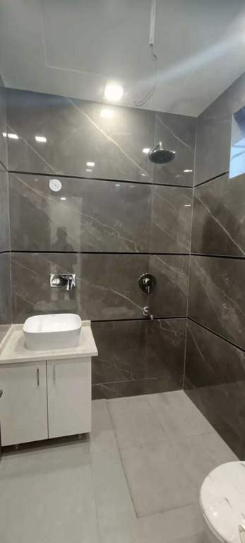  home craft luxury floors 200 sq yd Bathroom