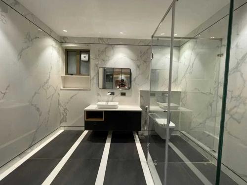  home-craft-ultra-luxury-floors-450-sq-yd Bathroom