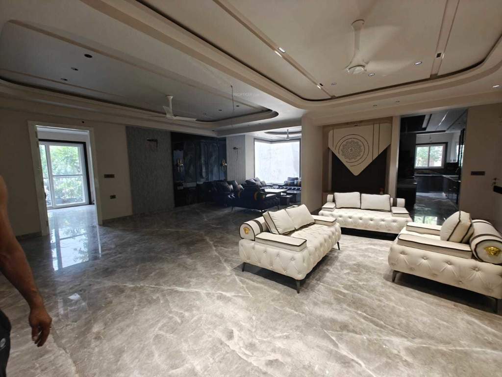 ultra luxury floors Living Area