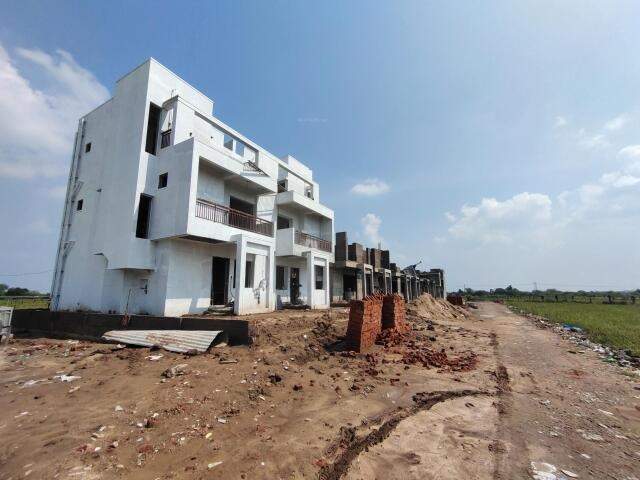 Unity Shantam Luxuria