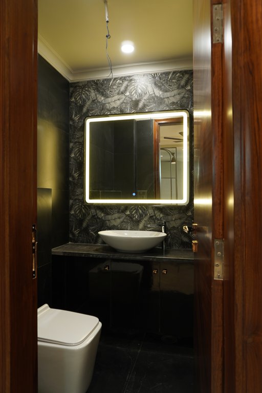  luxury floors Bathroom