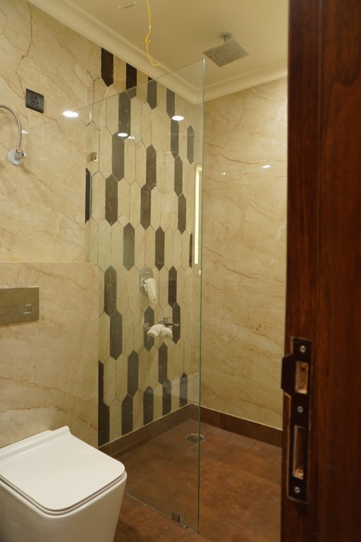  luxury floors Bathroom