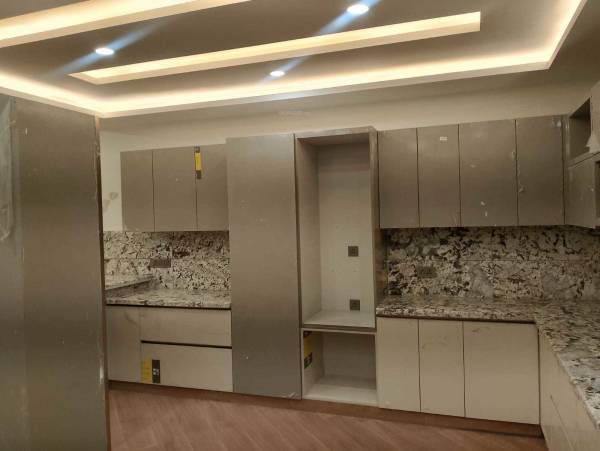  luxury-builder-floors Kitchen