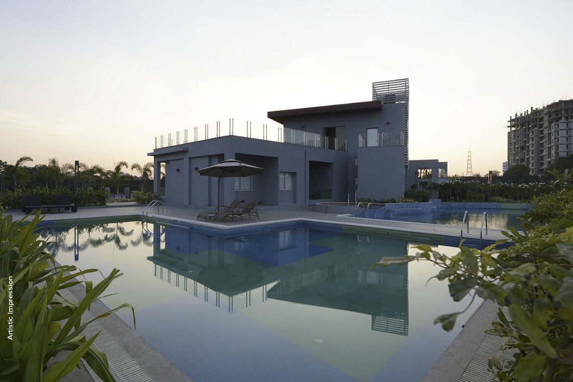  moments phase 8 Swimming Pool