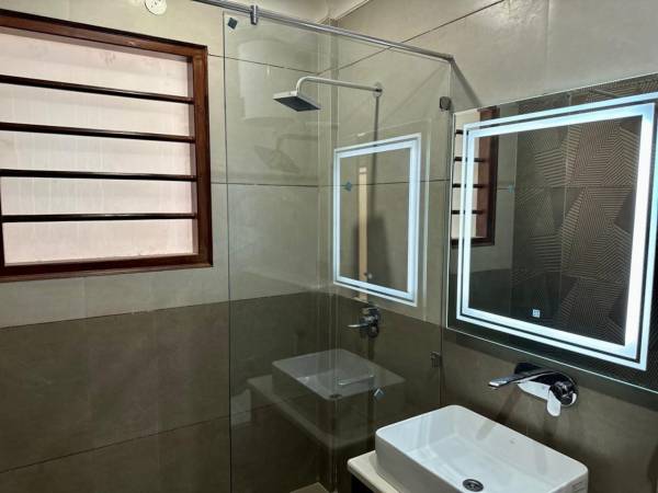 Bathroom luxury-floor Bathroom