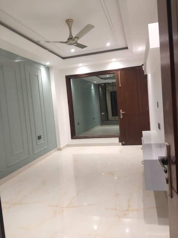  sr ultra luxury floors Lobby