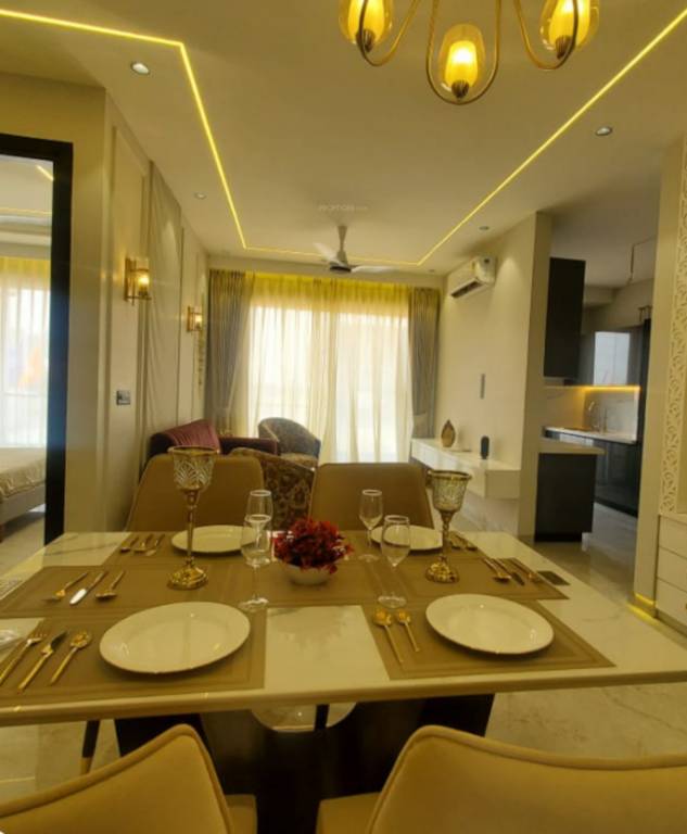 cbs luxury builder floors Dining Area