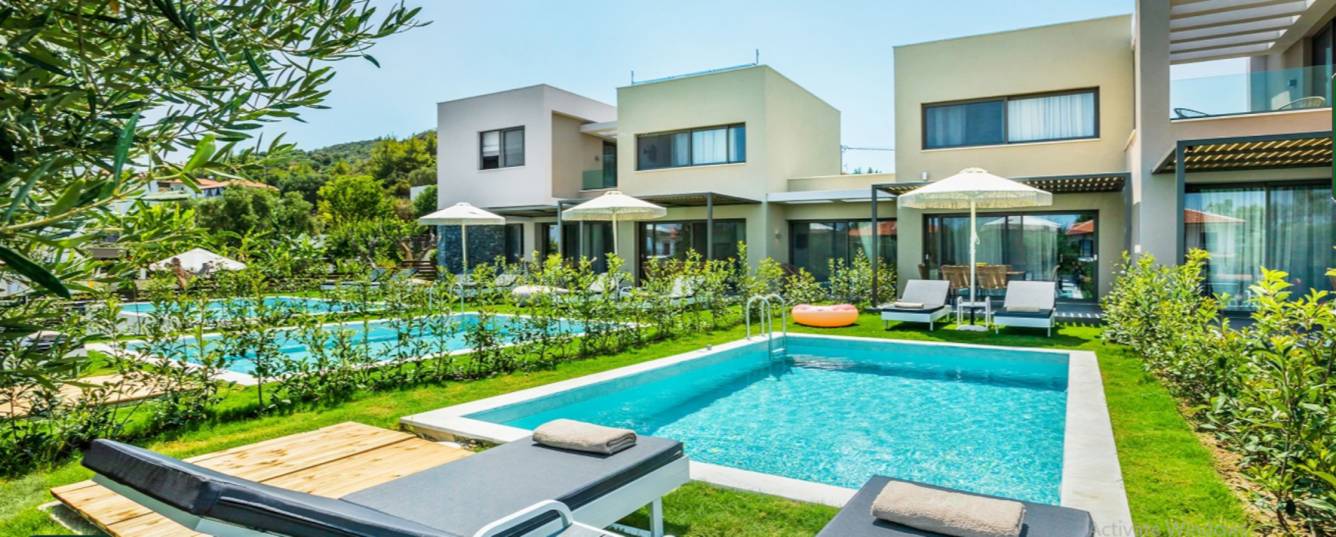 club class Swimming Pool