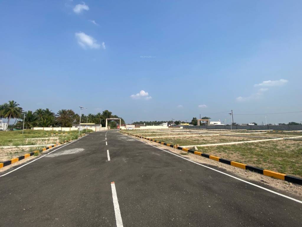 gem field Internal Roads & Footpaths