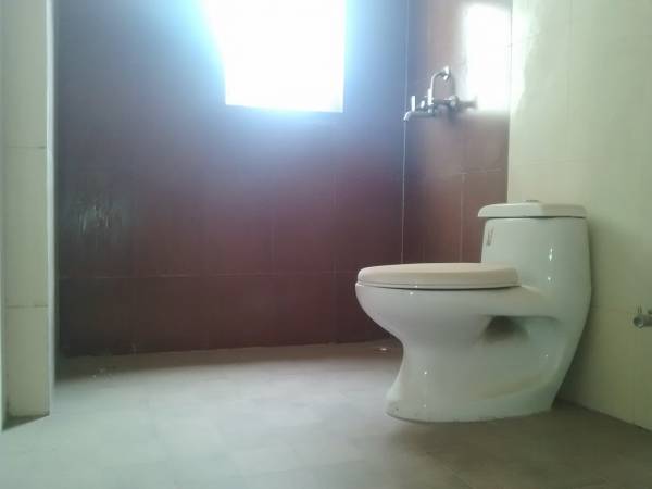  golf-avenue Bathroom