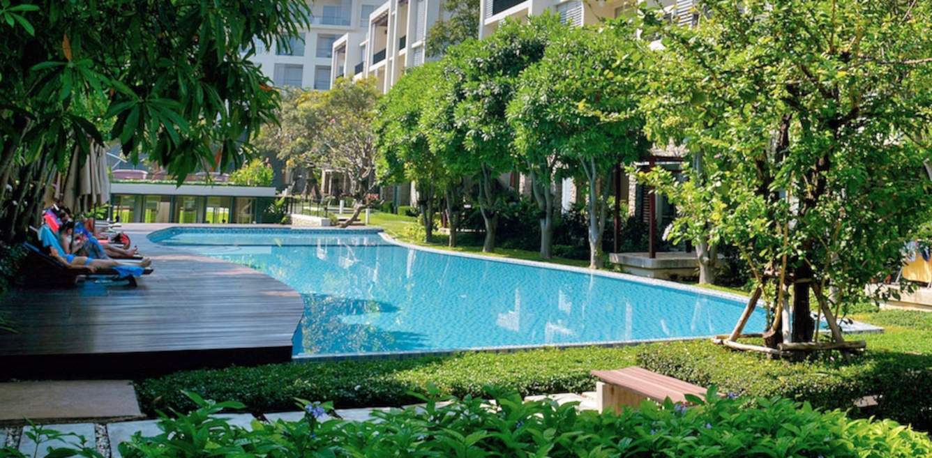  the select premia Swimming Pool