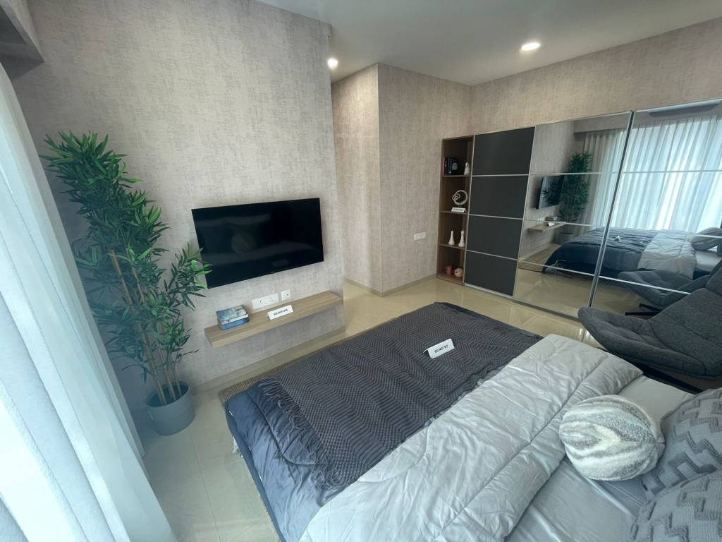  aura Bedroom