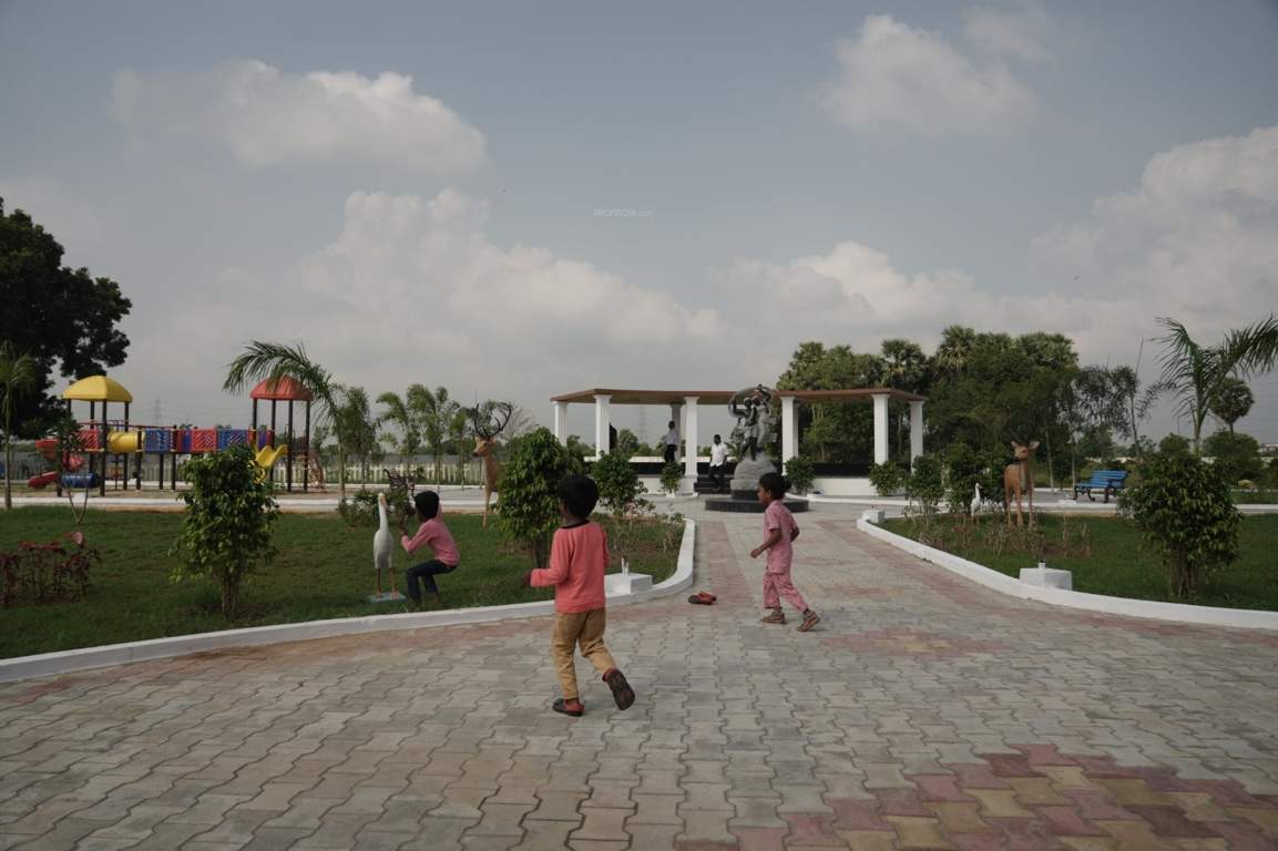  shanthi royal park Children's play area
