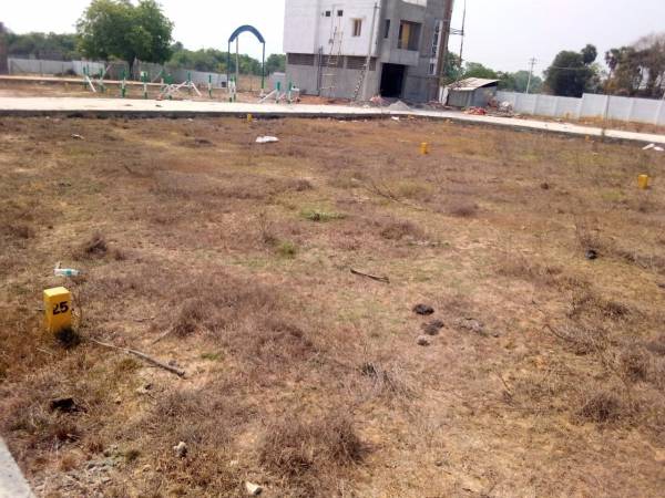  brindhavan-gardan Plot