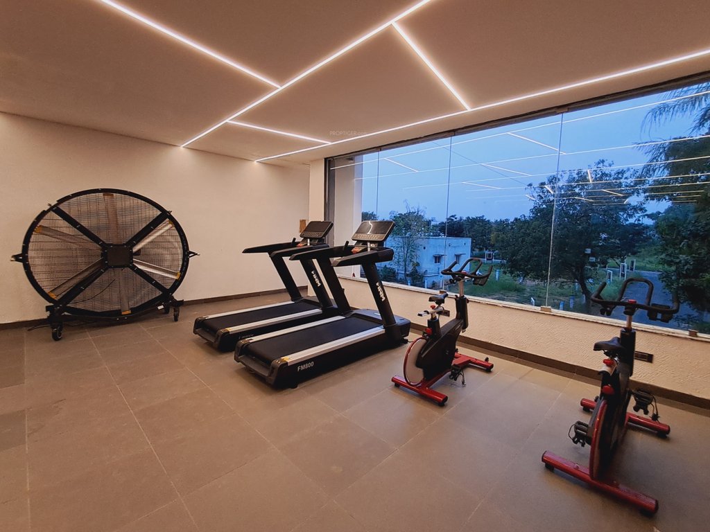 amari avenue Gymnasium