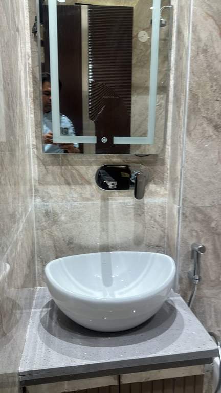  independent floors Bathroom