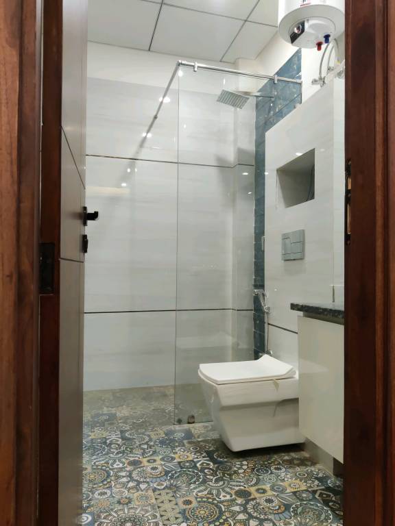  luxury floors Bathroom