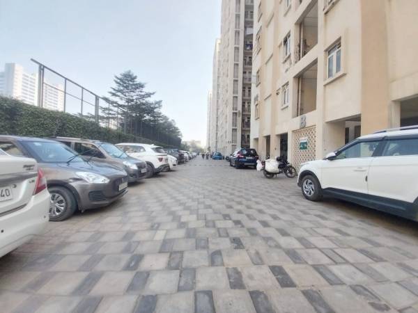  shree-vardhman-mantra Car Parking