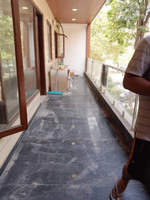  ultra luxury floors Balcony