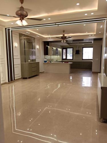  ultra-luxury-floors Living Area