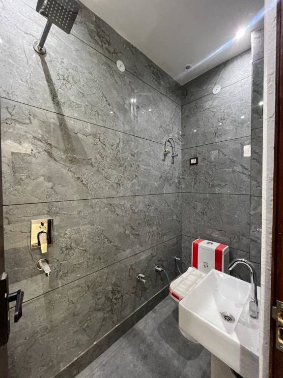 prope x luxury floors Bathroom