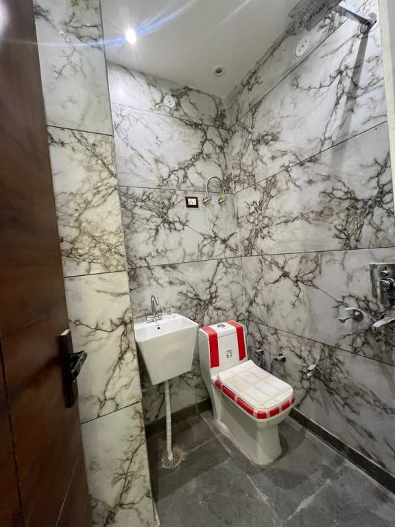 prope x luxury floors Bathroom