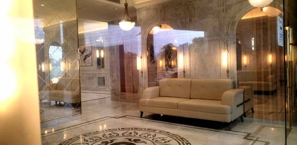  qa-riverfront-3 Entrance Lobby