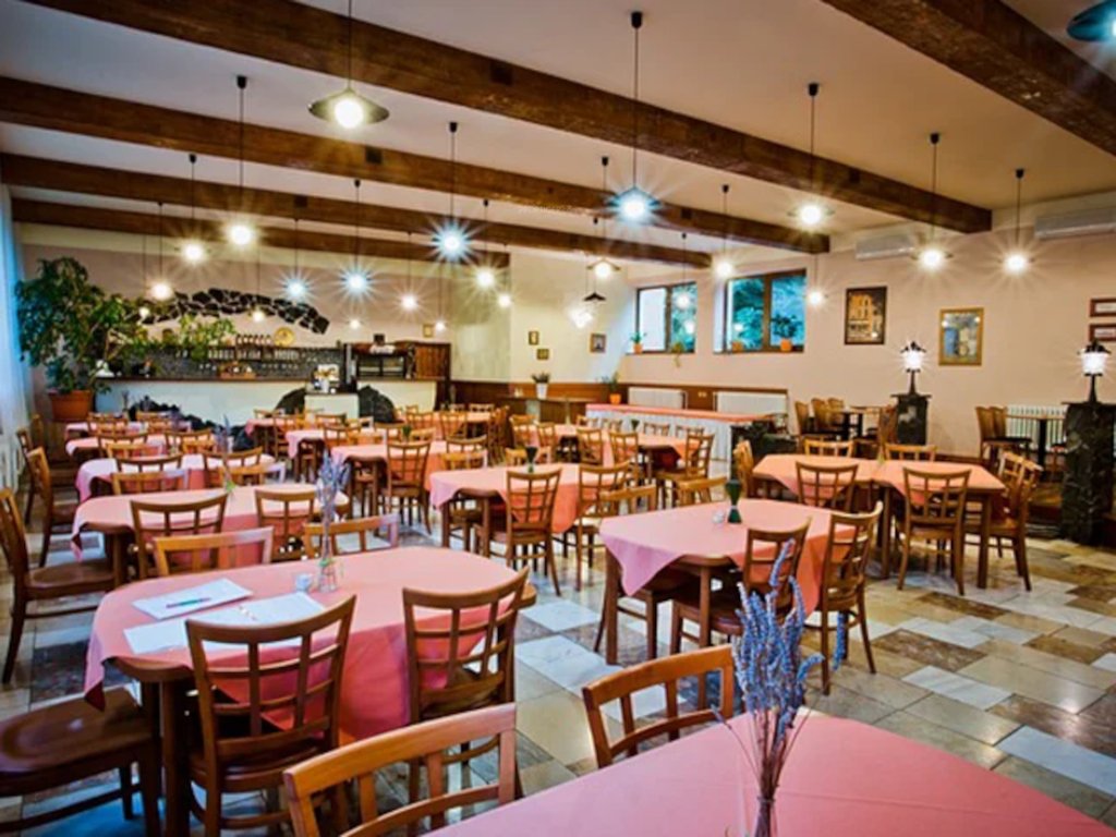 vasant square Restaurant