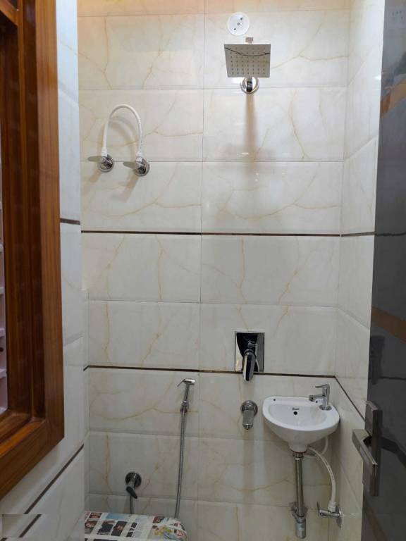  affordable floors Bathroom