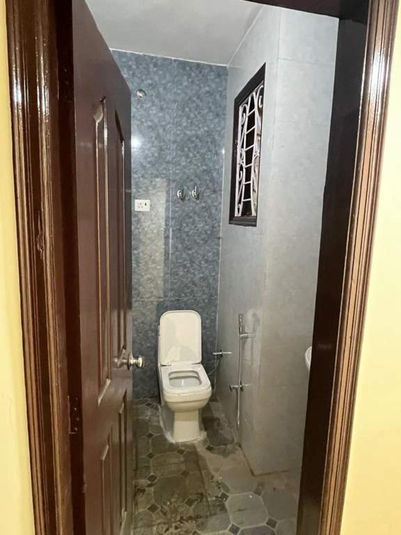  sidhu modern homes Bathroom
