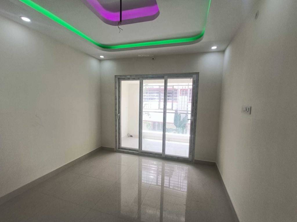  janani dhanalakshmi Bedroom