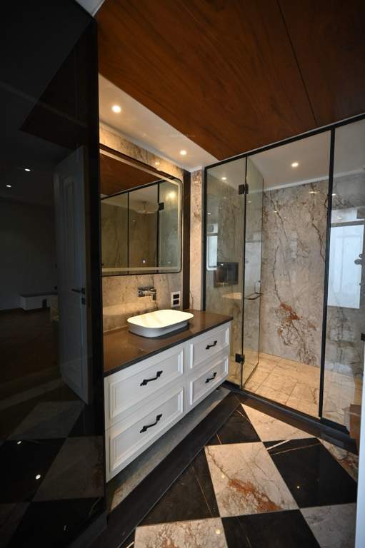  luxury builder floor nirvana country sector 50 Bathroom