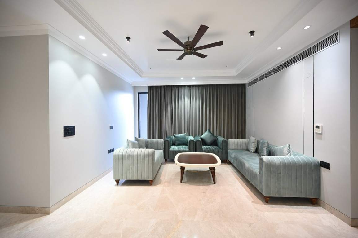  luxury builder floor nirvana country sector 50 Living Area