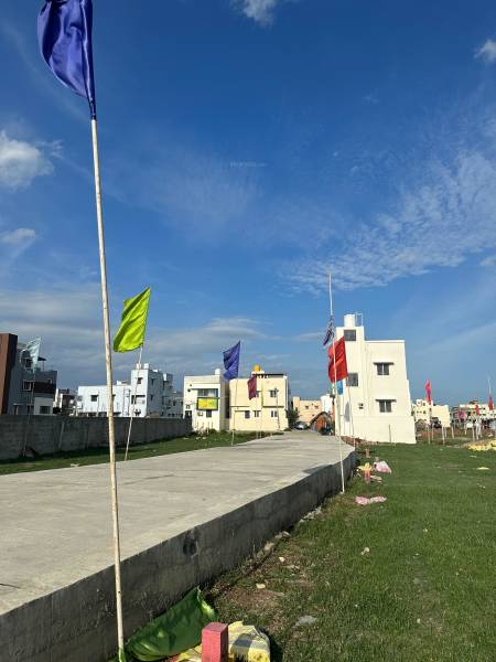  royal-plots Internal Roads & Footpaths