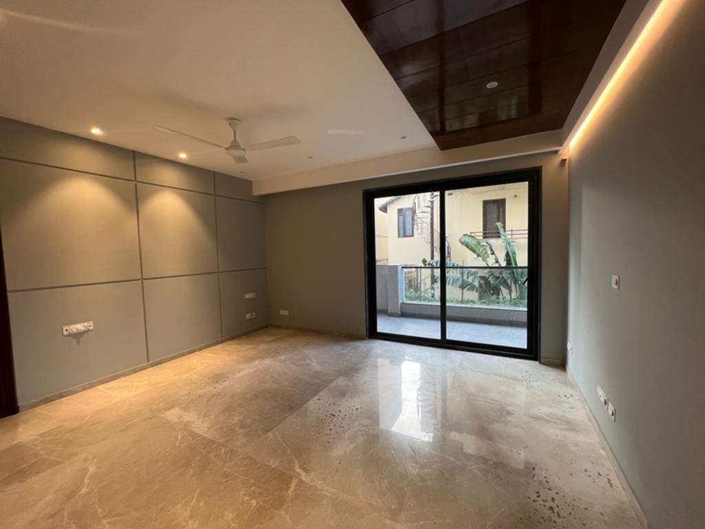  luxury builder floor inder realty zone 500 Living Area