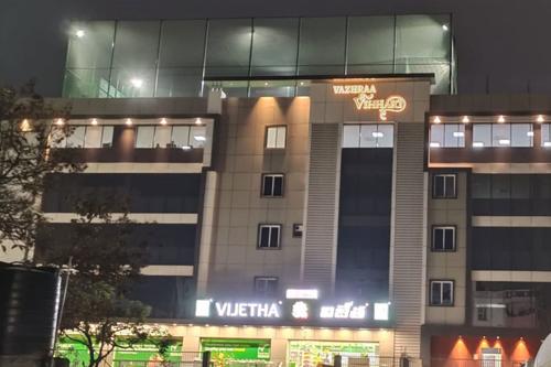  vazhraa-vihhari Club House